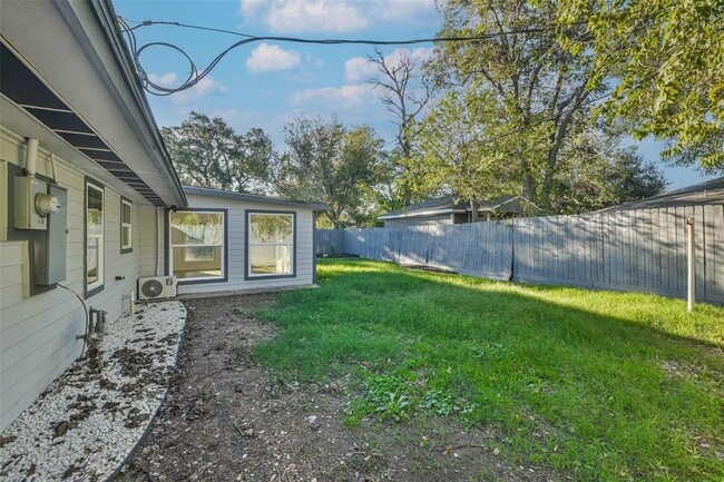 Building Photo - 6315 Overdale St