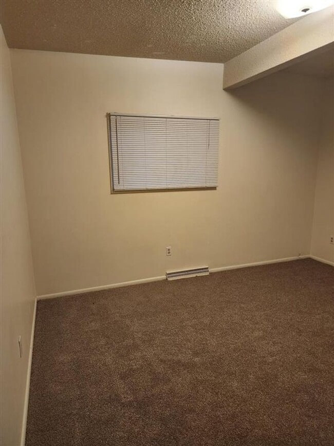 Building Photo - Massive - Remodeled 5 bedroom home!!