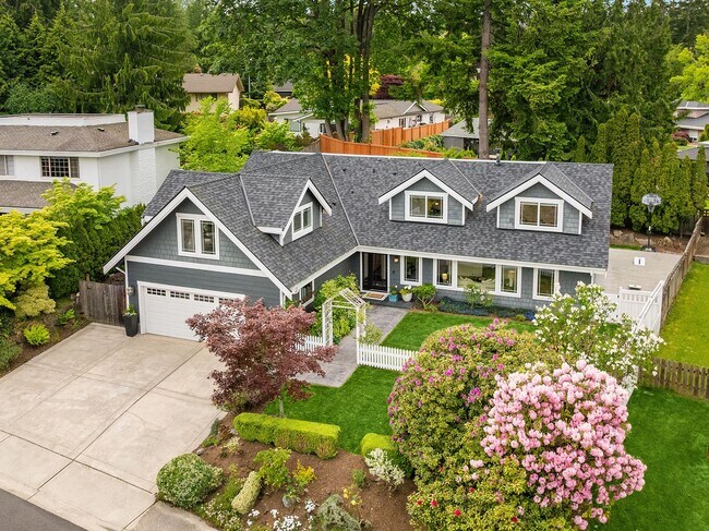 Building Photo - 5bd/2.75ba Bellevue Home