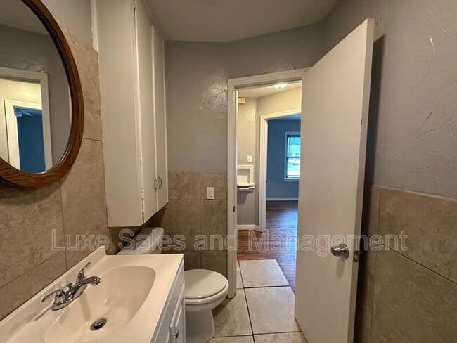 Building Photo - 3409 Willow Creek Dr