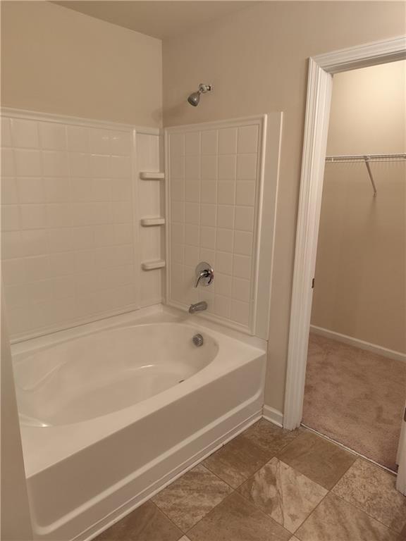 Building Photo - 5642 Laurel Ridge Dr