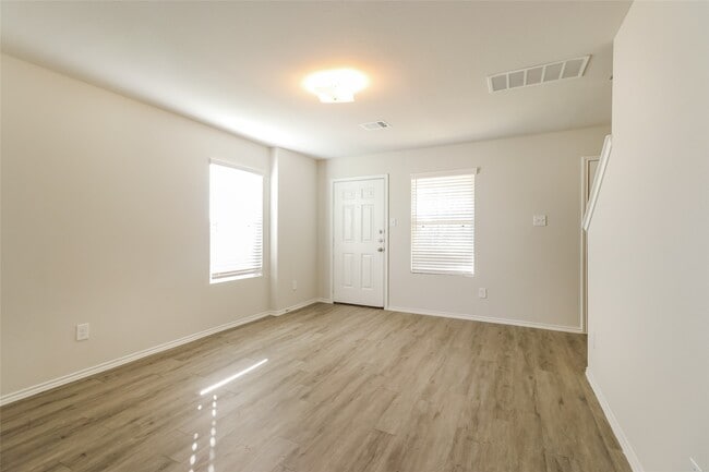 Building Photo - 2871 Briggs Dr