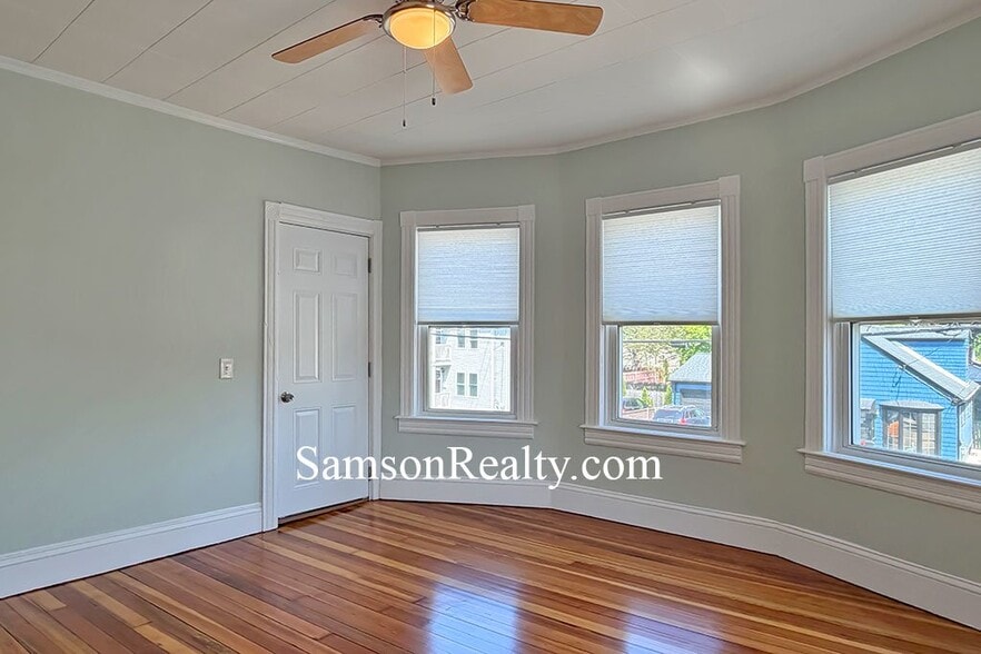 Building Photo - 792 Mineral Spring Ave
