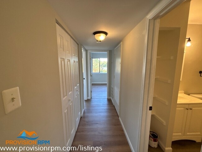 Building Photo - 611 Oakland Hills Ct