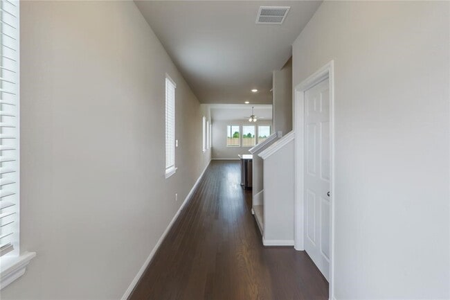 Building Photo - 26010 Steele Flower Dr