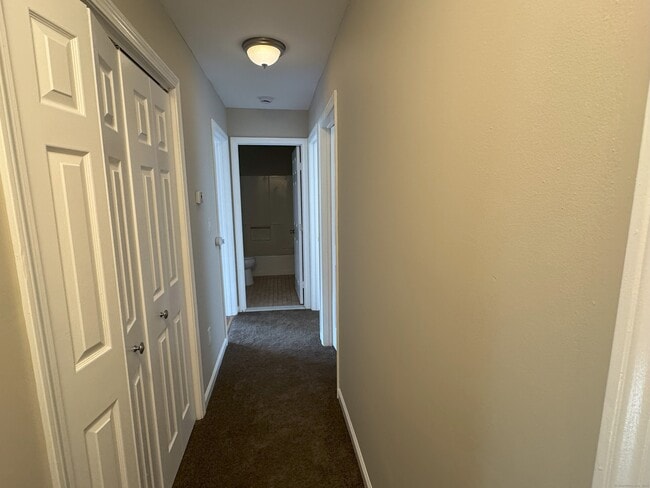 Building Photo - 7 Arrowwood Cir