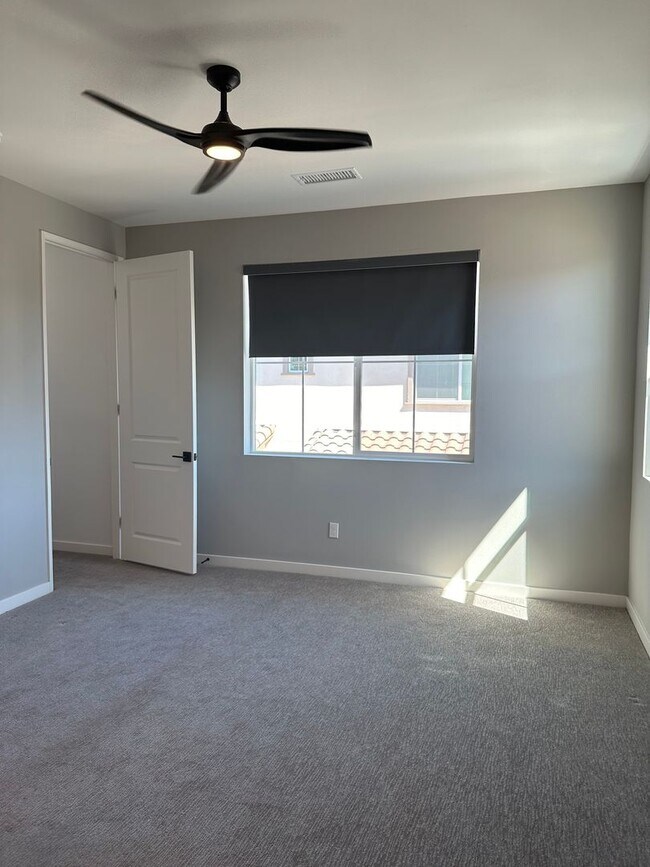 Building Photo - 2 Bed/2.5 Bath, South Temecula Townhome