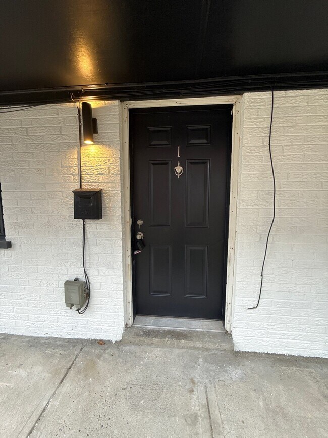 Building Photo - Kirkup Ave