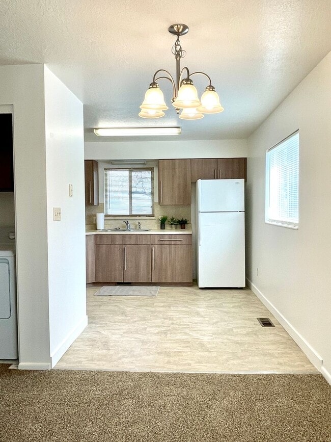 Building Photo - 54 W 250 N