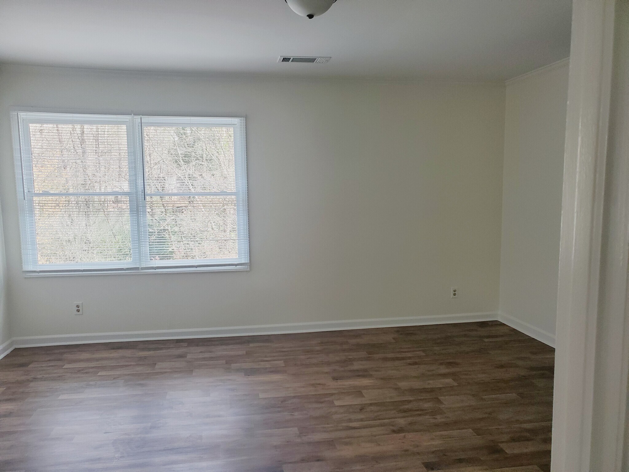 Building Photo - 520 Towergate Pl