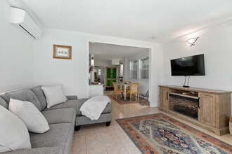 Building Photo - 152 Manresa Rd