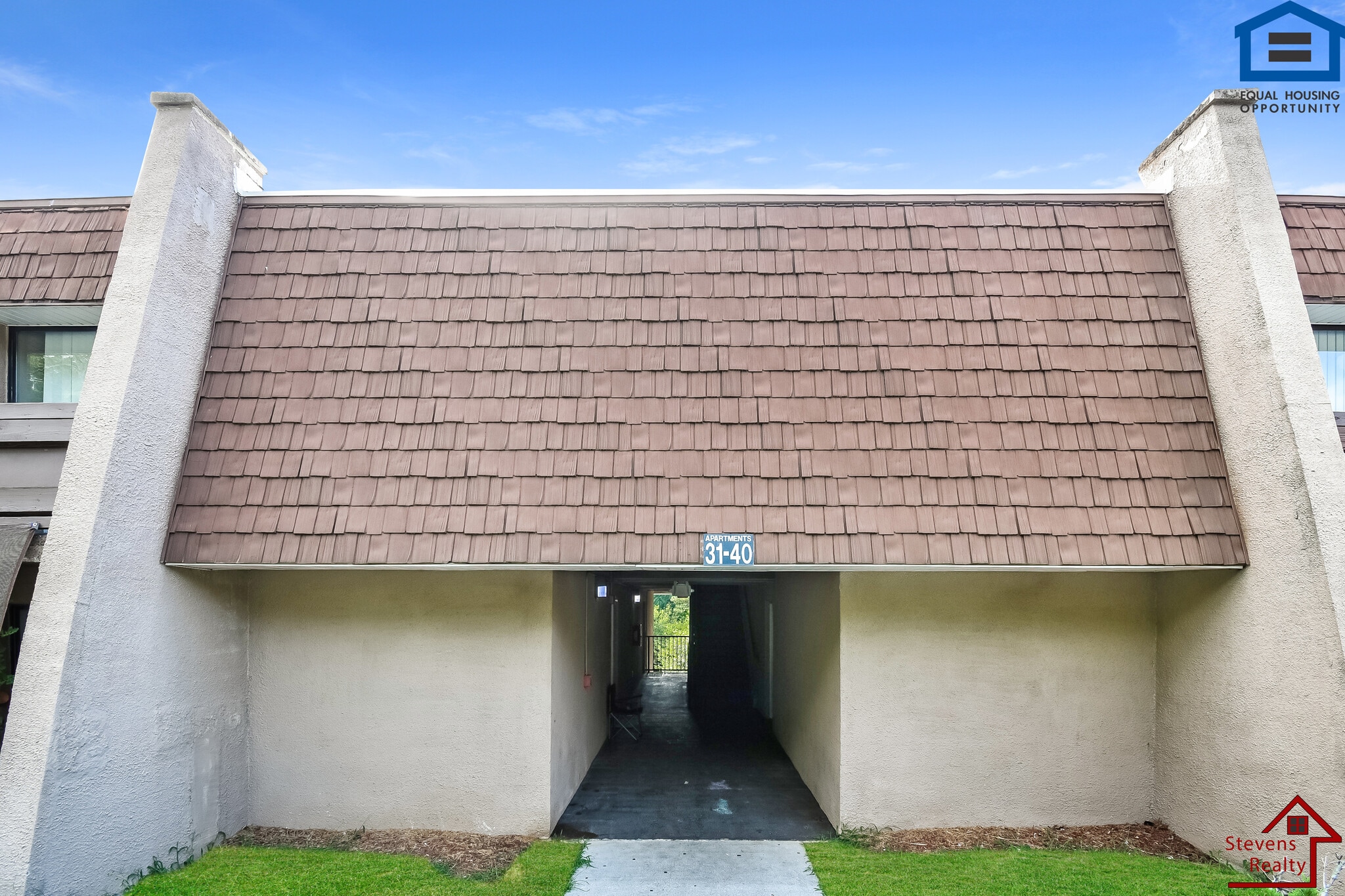 Building Photo - 915 S Seminole Dr