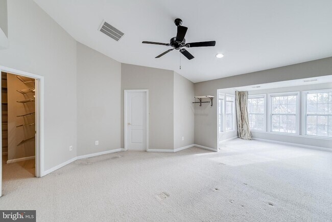 Building Photo - 22072 Avonworth Square