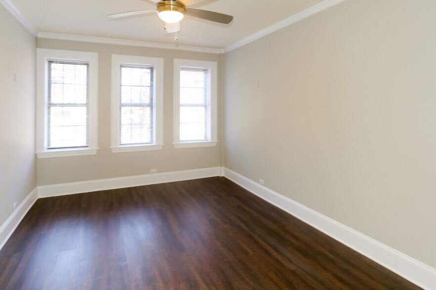 Building Photo - 817 W Lakeside Pl