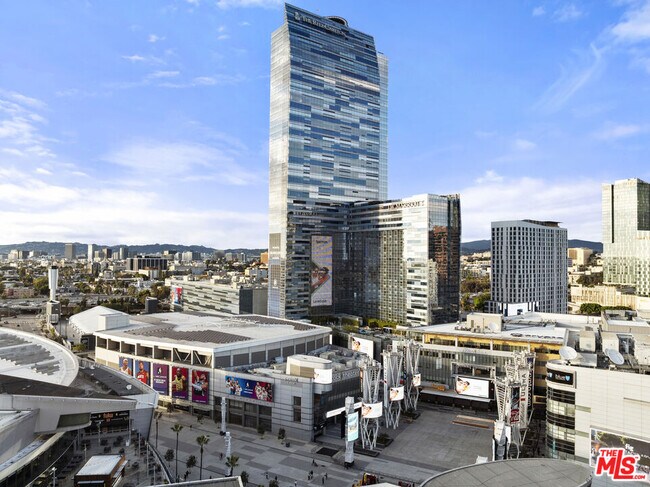 Building Photo - 900 W Olympic Blvd