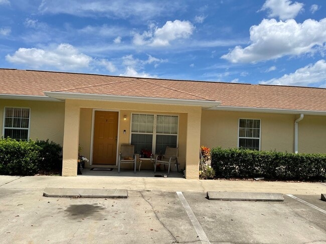 Building Photo - 2 Bedroom/2 Bathroom Apartment