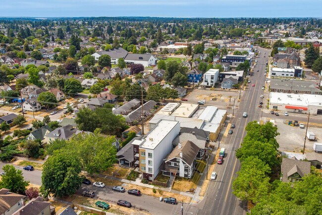 Building Photo - 610 S Sheridan Ave