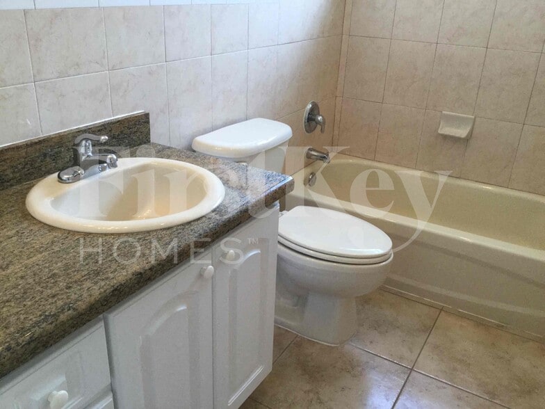 Building Photo - 3150 SW 21st St