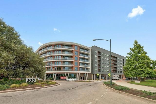 Building Photo - 1701 Simond Ave