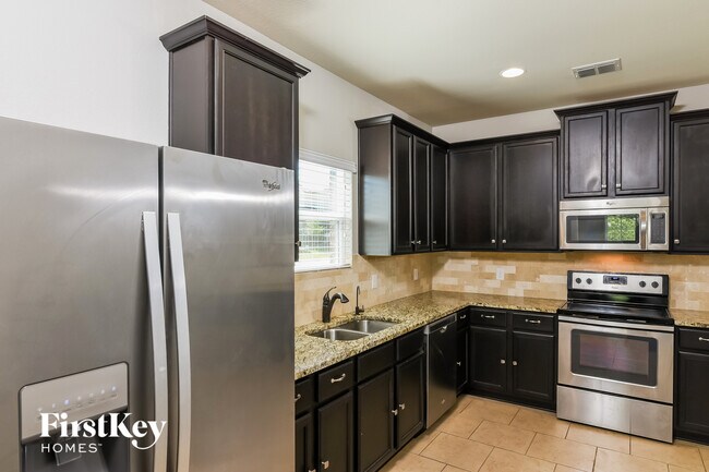 Building Photo - 12708 Shoreline Dr