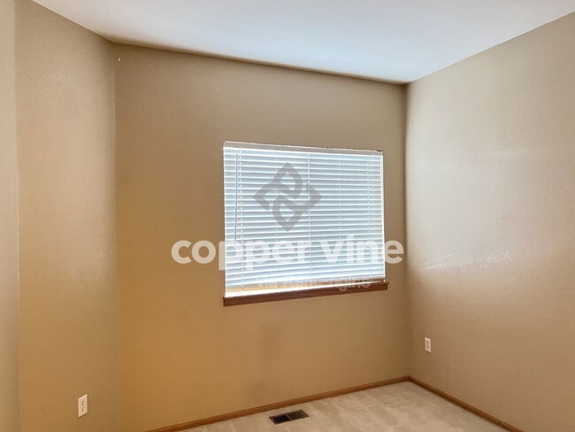 Building Photo - 6337 Cole Ln