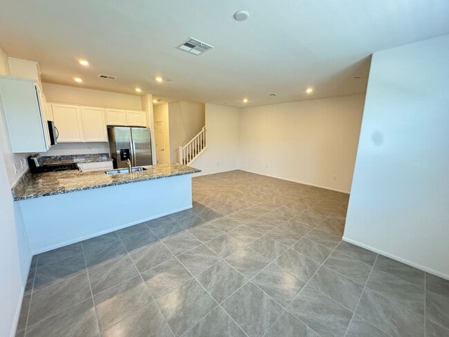 Building Photo - Charming 3-Bedroom Home with Open Layout, Balcony & Modern Finishes!
