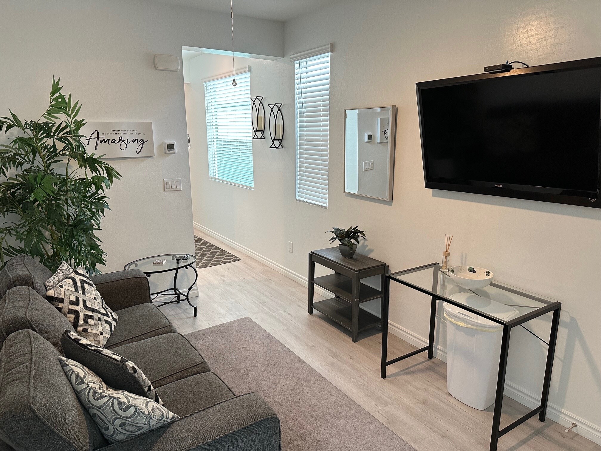 Living area - 1229 Ossa St