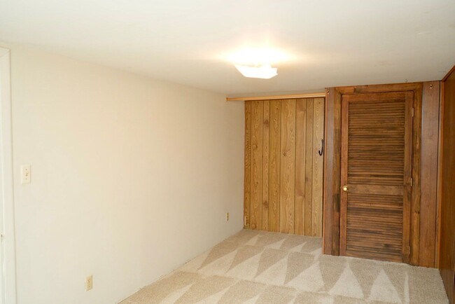 Building Photo - 109 Piedmont Ave N