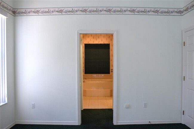 Building Photo - 2228 Lake Holloway Blvd