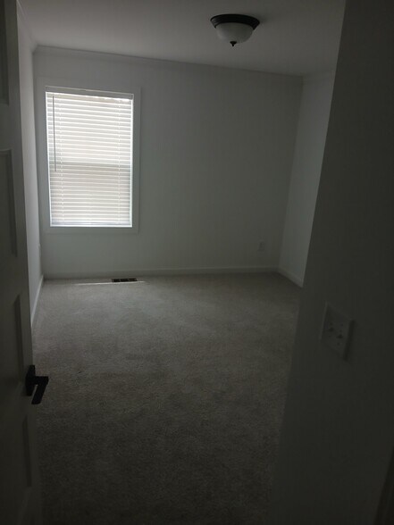 Building Photo - 315 Goswick Rd