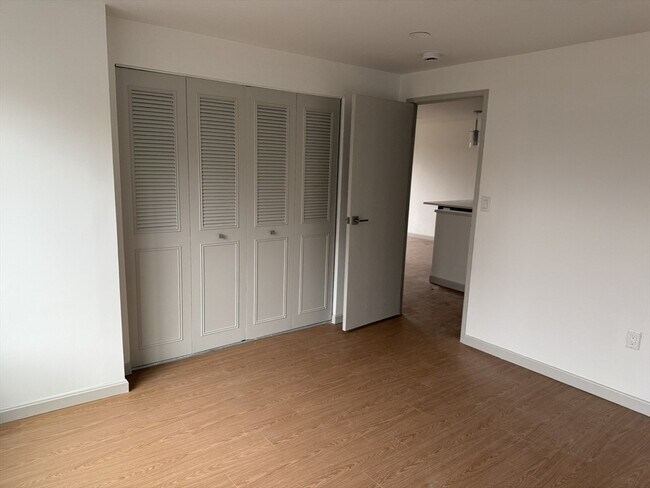 Building Photo - 1243 Beacon St