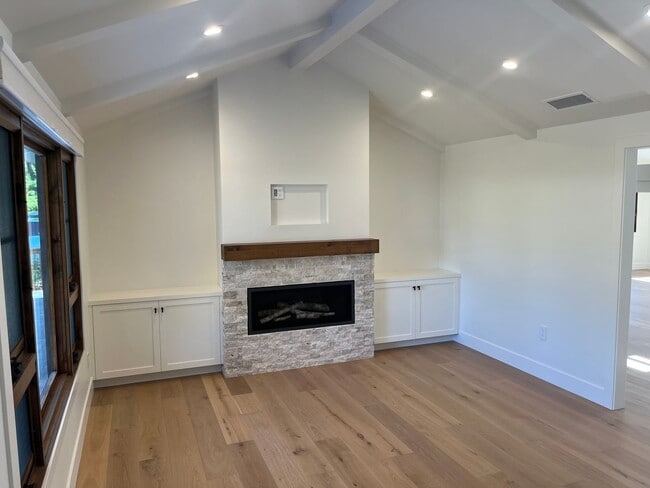 Building Photo - Completely Remodeled Home in Prime Los Gat...