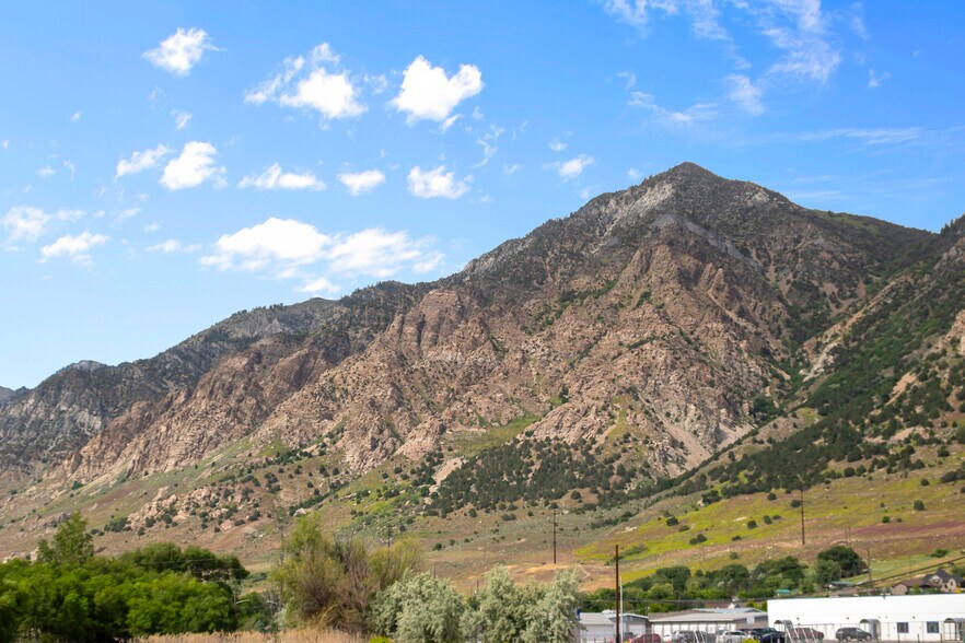 Building Photo - 82 W 925 N