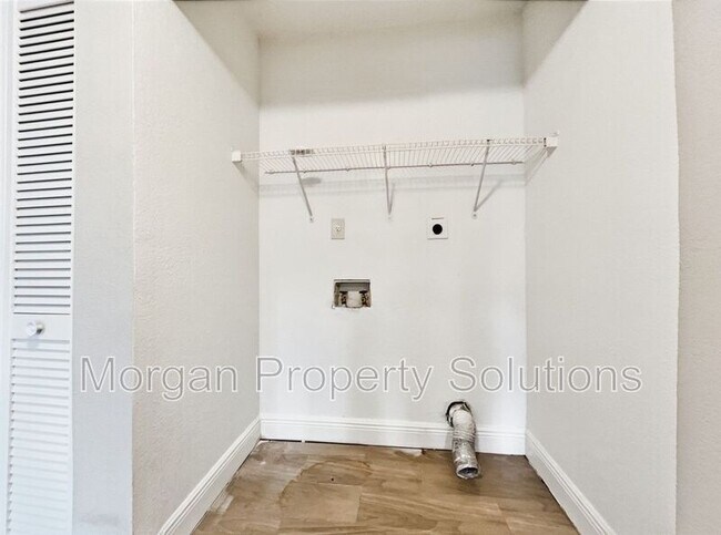 Building Photo - 4721 S Texas Ave