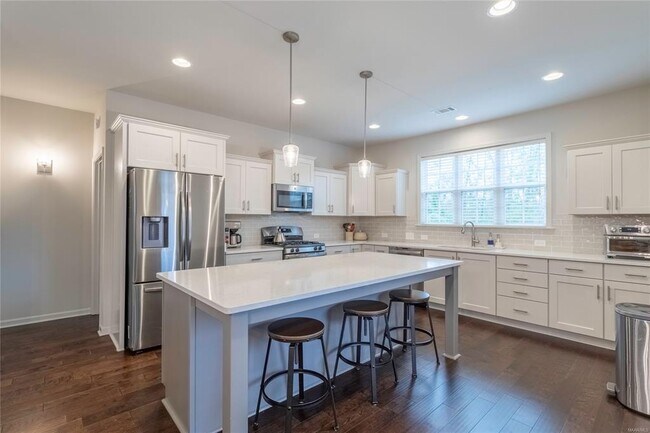 Building Photo - 9868 Bluestone Cir