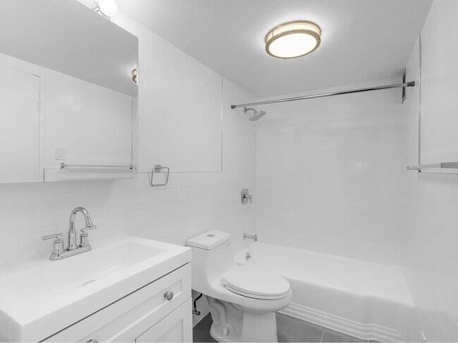 Building Photo - 321 E 48th St