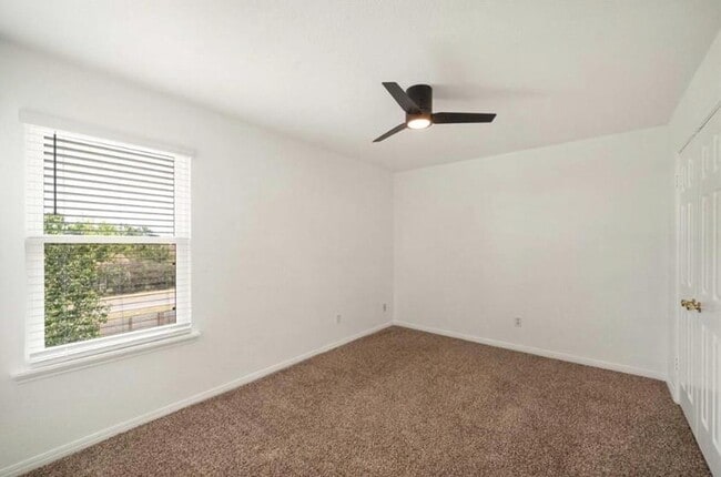 Building Photo - 2507 Eastwood Ln