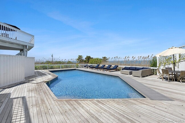 Building Photo - 588 Dune Rd