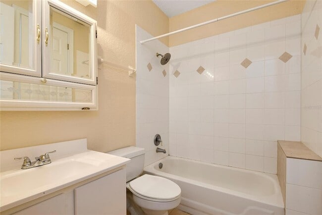 Building Photo - 1879 Sunset Dr