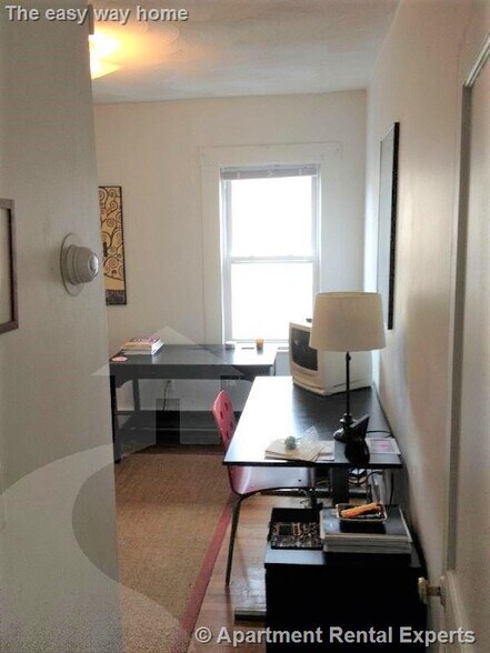 Building Photo - 148 Fifth St Unit #6