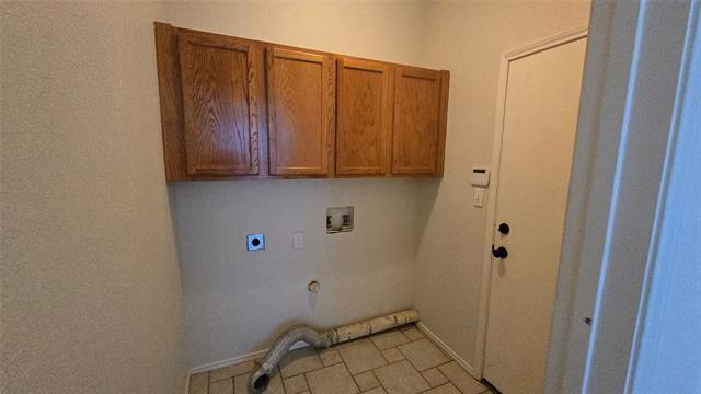 Building Photo - 18064 Kelly Blvd