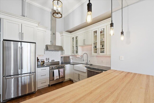 Building Photo - 1500 Hudson St