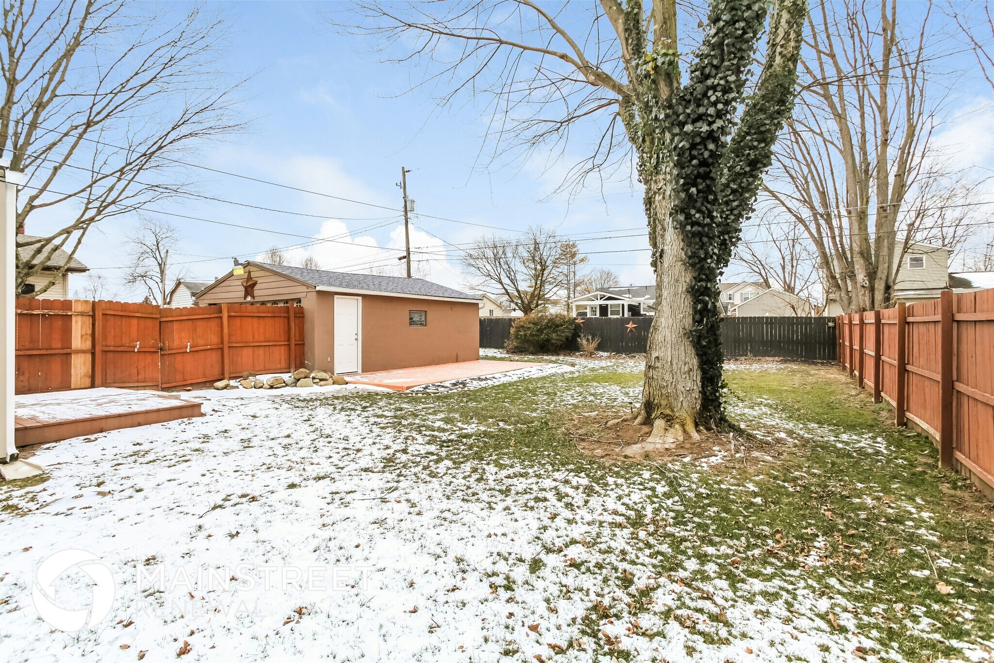 Building Photo - 225 Gladys Rd