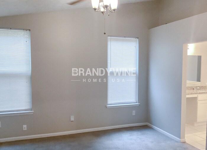 Building Photo - 4400 Westchester Ct