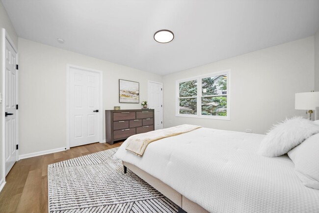 Building Photo - 1668 Hidden Valley Dr