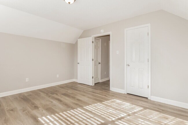 Building Photo - 7333 Eastover Blvd