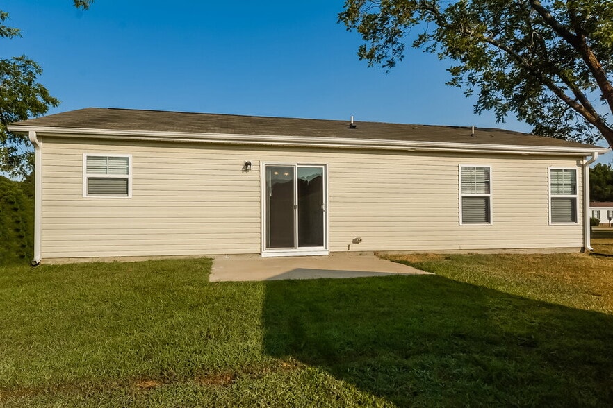 Building Photo - 138 Johnston Farms Dr