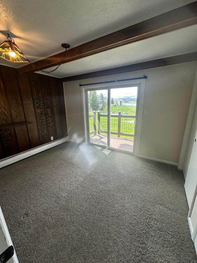 Building Photo - Yacht Club Condo - Great 3 Bedroom/2 Bath Unit w/Lake Access