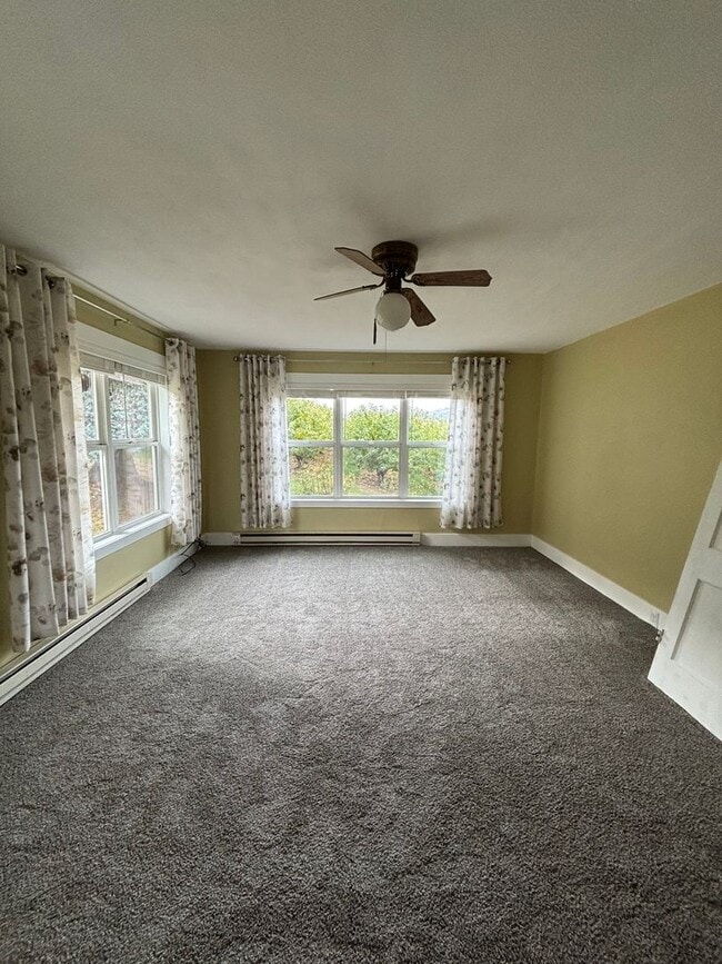 Building Photo - Beautiful views of Mt. Hood!