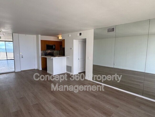 Building Photo - 1140 E Ocean Blvd